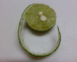 A picture of step 2 of A Decorative Way to Cut Sudachi Citrus Fruit.