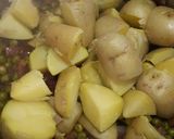 A picture of step 4 of Arakas--Greek Potato and Pea Stew.