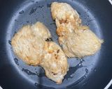 A picture of step 1 of Pan-fried Lion’s Mane mushroom.