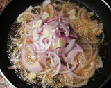 Foto del paso 4 de la receta: Tortilla cuajada de patatas, ajos, perejil y jengibre