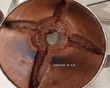 Foto langkah ke 8 dari resep Choco Chiffon Cake.