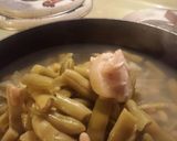 A picture of step 2 of Garlicky Green Beans.
