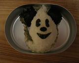 A picture of step 4 of Character Bento Halloween Mickey Mouse Rice Ball.