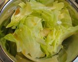 A picture of step 1 of Lettuce with Salt Sauce.