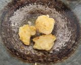 Foto langkah ke 3 dari resep Tape singkong goreng tepung.