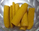 A picture of step 3 of Old-Fashioned Fish Sausage Fried Bread.