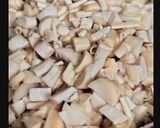 A picture of step 1 of Bamboo shoots curry.
