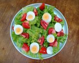 Hình bước làm 3 của món SALAD CÁ HỒI & SỐT CHANH DÂY