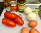 Foto del paso 1 de la receta: Huevos rancheros y cazuela de queso fundido con chipotle 🌶🌶🍅🍅🍳🍳
