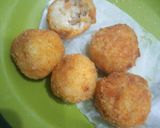 Foto langkah ke 7 dari resep Bola2 nasi aka kroket nasi crispy.