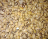 A picture of step 3 of Spaghetti with beans.