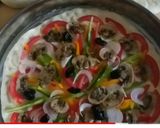 صورة لخطوة 3 من وصفة بيتزا بالخضر الطازجة والفطر الطري وبدون صلصة طماطم 😋😋😋🍕🍕