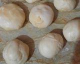A picture of step 4 of Chicken Tikka puratha roll.