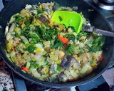 Foto del paso 9 de la receta: Revuelto sin huevos de acelgas tiernas, puerros y berenjenas