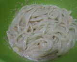 A picture of step 3 of Mentaiko Udon.