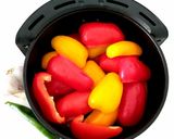 Une image de l'étape 1 de Poivrons grillés marinés.