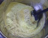 A picture of step 4 of Cream Cheese Yogurt Muffins.