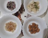 A picture of step 2 of Sooji ka halwa.