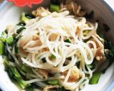 Hình bước làm 3 của món Bún gạo xào cải trứng - Ăn dặm cho bé