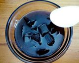 Foto langkah ke 3 dari resep Es cincau hitam simpel tapi okeeh.