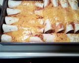 A picture of step 7 of Ground Turkey Enchiladas.