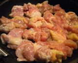 A picture of step 5 of Pan-fried Chicken Thigh with Honey and Lemon Juice.