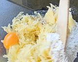 Une image de l'étape 1 de Gaufres de pommes de terre.