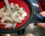 A picture of step 2 of Mexican shrimp soup (Caldo de Camarón).