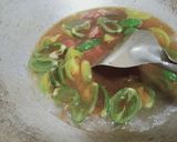 Foto langkah ke 3 dari resep Tumis ikan asin cabe gendot.