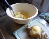 A picture of step 2 of Panfried Chicken with Cheese and Potatoes.