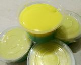 Foto langkah ke 5 dari resep Silky puding warna minion.