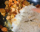 Foto langkah ke 5 dari resep 40. Nasi Goreng Sosis.