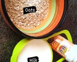 A picture of step 1 of Microwave oatmeal porridge.