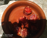 Foto del paso 2 de la receta: Chorizo y morcilla al microondas con huevo frito