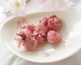 A picture of step 5 of Salt-Cured Cherry Blossoms.