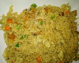 A picture of step 3 of Egg fried noodles.