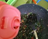 Foto langkah ke 6 dari resep Tumis Daun Pepaya Teri.