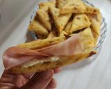 Foto del paso 7 de la receta: Scons caprese 🍅🌿🧄🧀 tomate, albahaca, ajo y queso mardelplata 🫠