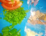 Foto langkah ke 2 dari resep Sup ayam wortel.