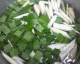 A picture of step 1 of Lemongrass Tea.