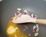 Foto langkah ke 1 dari resep Nasi Goreng Bolognese.