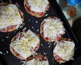 Foto del paso 2 de la receta: Rapiditas tipo pizzetas fácil