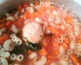 Foto del paso 3 de la receta: Sopa de coditos con albóndiga de pollo 🍵