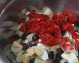Foto del paso 4 de la receta: Ensalada de huevo, patata y pimiento