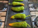 Chiles rellenos de agua con quesillo