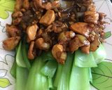 Foto langkah ke 3 dari resep Pokcoy ayam lada hitam.