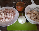 Foto del paso 1 de la receta: Hongos con pollo en salsa de jitomates asados