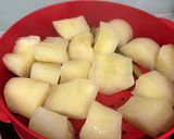 Hình bước làm 1 của món Chè Sắn Mochi Bí Đỏ