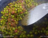 A picture of step 6 of Matar Pulao.