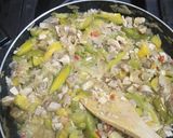 Foto del paso 5 de la receta: Tarta de zapallito y pollo con queso